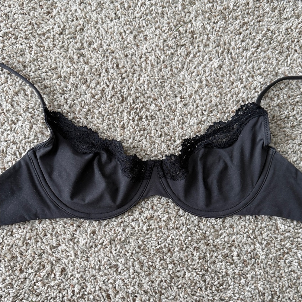 SKIMS Unlined Lace Bra